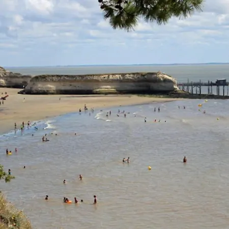 Kamp alanı Mobilhome 4-6 Personnes Confort-piscine-mer Sur Gironde *