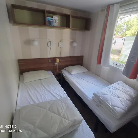 Kamp alanı Mobilhome 4-6 Personnes Confort-piscine-mer Sur Gironde *